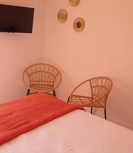 Les Du Xv Quarto em Acomodações Particulares Agde