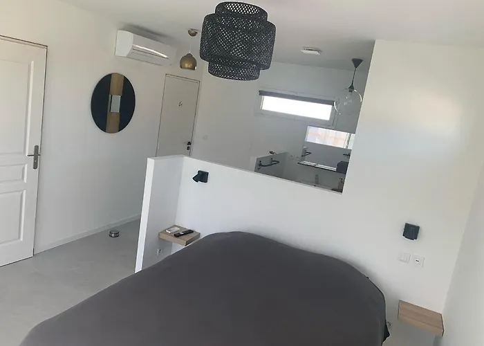 Les Du Xv Quarto em Acomodações Particulares Agde